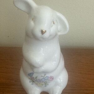 Aynsley Fine Bone China Made in England Bunny Floral Figurine 4 x 2”